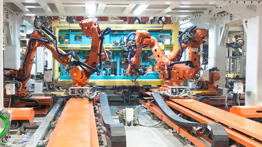 A new car body rolls off the body-in-white workstation at GAC Motor’s Yi-chang factory every 46 seconds, thanks to ABB’s innovative body-in-white robotic automation solution